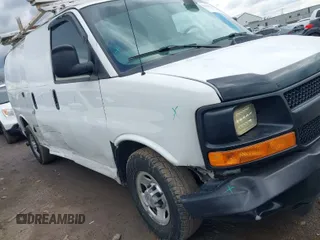 2013 Chevrolet Express Cargo Van with VIN 1GCWGFCG1D1144805, listed as a IAAI auction lot 41866661 with 272,090 mi miles. Bid and sale history available at carsss.com. Image 1.