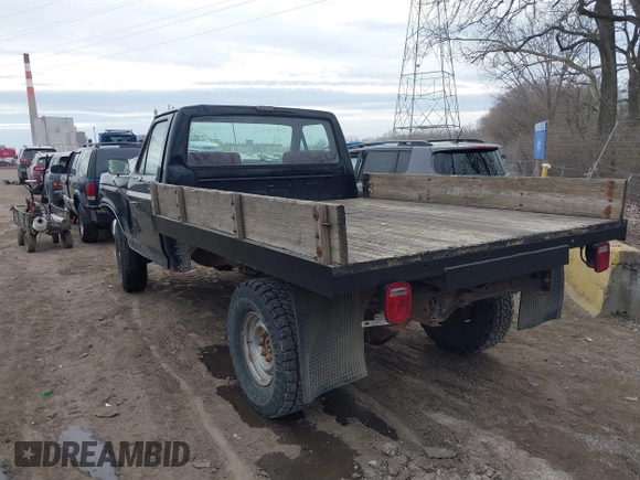 1990 Ford F-250 with VIN 1FTEF26N4LLB10443, listed as a IAAI auction lot 41724152 with 648,598 mi miles and . Bid and sale history available at DreamBid. Image 3.