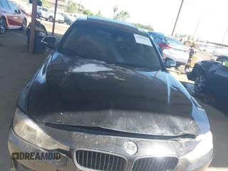 2013 BMW 3 Series 328i with VIN WBA3C1C55DF437400, listed as a IAAI auction lot 42095263 with Not Provided miles and . Bid and sale history available at carsss.com. Image 15.