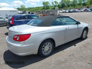 2009 Chrysler Sebring Touring z VIN 1C3LC55D79N539412, wystawiony jako IAAI lot #42382980 z przebiegiem 104 958 mil mil oraz . Historia ofert i sprzedaży dostępna na DreamBid. Obrazek 4.