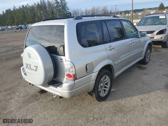 2006 Suzuki XL-7 Touring with VIN JS3TX92V564107814, listed as a IAAI auction lot 41557874 with 232,114 mi miles. Bid and sale history available at carsss.com. Image 4.