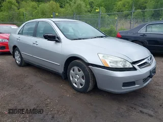 2007 Honda Accord LX z VIN 3HGCM56457G709183, wystawiony jako IAAI lot #42366373 z przebiegiem 150 267 mil mil oraz . Historia ofert i sprzedaży dostępna na DreamBid. Obrazek 1.