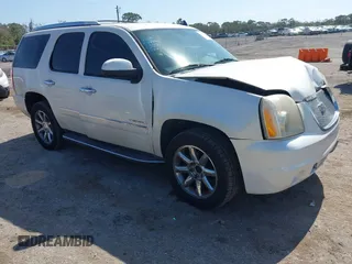 2012 GMC Yukon Denali with VIN 1GKS2EEF0CR144021, listed as a IAAI auction lot 41595269 with 177,422 mi miles. Bid and sale history available at carsss.com. Image 1.