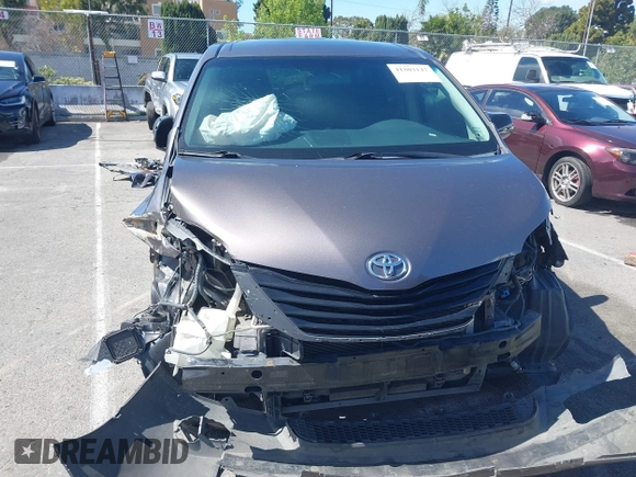 2011 Toyota Sienna with VIN 5TDZK3DC0BS078642, listed as a IAAI auction lot 41802147 with 263,309 mi miles. Bid and sale history available at carsss.com. Image 13.