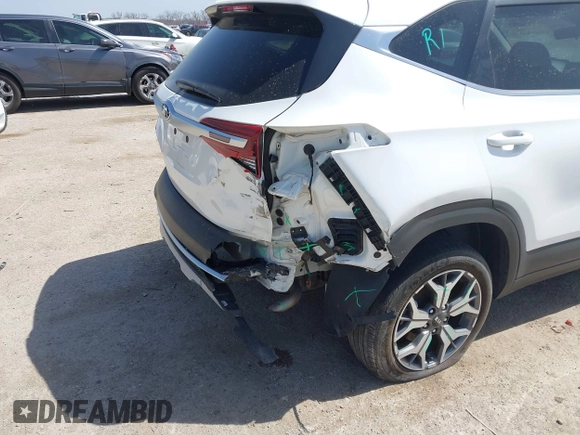 2021 Kia Seltos EX z VIN KNDERCAA4M7165986, wystawiony jako IAAI lot #41815940 z przebiegiem 61 615 mil mil oraz . Historia ofert i sprzedaży dostępna na DreamBid. Obrazek 6.