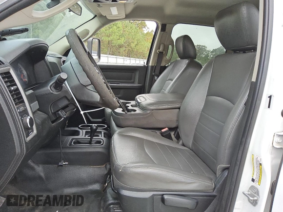 2018 Ram 3500 Tradesman z VIN 3C7WRTCL6JG335982, wystawiony jako Copart lot #78133674 z przebiegiem 407 016 mil mil oraz Czysty tytuł • Clean title. Historia ofert i sprzedaży dostępna na DreamBid. Obrazek 7.