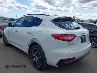2019 Maserati Levante S with VIN ZN661YUS1KX318915, listed as a IAAI auction lot 41949952 with 74,355 mi miles. Bid and sale history available at carsss.com. Image 3.
