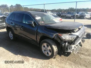 2021 Toyota RAV4 XLE with VIN 2T3W1RFV7MW114464, listed as a IAAI auction lot 40961039 with 41,922 mi miles. Bid and sale history available at carsss.com. Image 1.