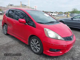 2013 Honda Fit Sport z VIN JHMGE8H56DC018441, wystawiony jako IAAI lot #42381123 z przebiegiem 112 793 mil mil oraz . Historia ofert i sprzedaży dostępna na DreamBid. Obrazek 1.