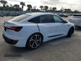 2024 Audi Q8 e-tron Sportback S line Premium Plus z VIN WA1CAAGE5RB013159, wystawiony jako Copart lot #73810634 z przebiegiem Nie podano mil oraz Nie do naprawy. Historia ofert i sprzedaży dostępna na DreamBid. Obrazek 3.