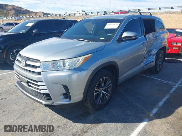 2018 Toyota Highlander LE z VIN 5TDZZRFH1JS287507, wystawiony jako IAAI lot #41615820 z przebiegiem 71 232 mil mil oraz . Historia ofert i sprzedaży dostępna na DreamBid. Obrazek 2.