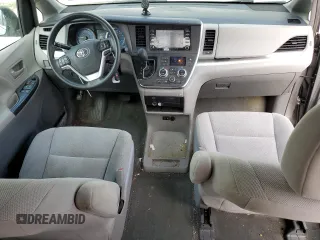 2019 Toyota Sienna L with VIN 5TDZZ3DC3KS969164, listed as a Copart auction lot 61050314 with 140,840 mi miles and Salvage Title. Bid and sale history available at carsss.com. Image 8.