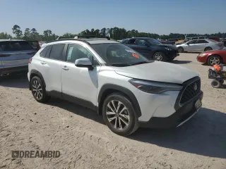 2022 Toyota Corolla Cross XLE with VIN 7MUDAAAG2NV013763, listed as a Copart auction lot 53041385 with 13 mi miles and Clean title. Bid and sale history available at DreamBid. Image 4.