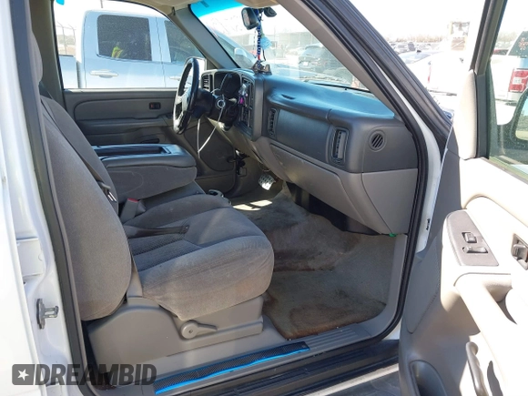 2006 Chevrolet Tahoe LS with VIN 1GNEC13V36R143059, listed as a IAAI auction lot 41727459 with 230,849 mi miles. Bid and sale history available at carsss.com. Image 5.