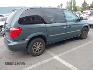2006 Chrysler Town & Country with VIN 1A4GP45R76B718466, listed as a IAAI auction lot 42104395 with 260,634 mi miles and . Bid and sale history available at DreamBid. Image 4.