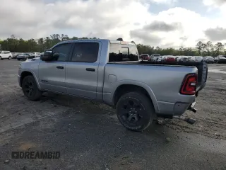 2025 Ram 1500 Big Horn z VIN 1C6SRFFP5SN535005, wystawiony jako Copart lot #50241725 z przebiegiem 9 611 mil mil oraz Szkoda całkowita • Salvage title. Historia ofert i sprzedaży dostępna na DreamBid. Obrazek 2.