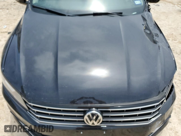 2018 Volkswagen Passat SE z VIN 1VWBA7A35JC038246, wystawiony jako Copart lot #56144005 z przebiegiem 67 561 mil mil oraz Czysty tytuł • Clean title. Historia ofert i sprzedaży dostępna na DreamBid. Obrazek 11.
