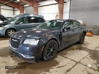 2016 Chrysler 300 Limited z VIN 2C3CCARG4GH358464, wystawiony jako Copart lot #43328695 z przebiegiem 74 923 mil mil oraz Czysty tytuł • Clean title. Historia ofert i sprzedaży dostępna na DreamBid. Obrazek 1.
