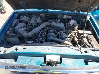 1994 Ford Ranger XL with VIN 1FTCR14A8RPB25781, listed as a IAAI auction lot 41730398 with 211,323 mi miles. Bid and sale history available at carsss.com. Image 10.