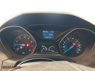 2012 Ford Focus SE with VIN 1FAHP3F22CL456034, listed as a IAAI auction lot 41864862 with 185,897 mi miles. Bid and sale history available at carsss.com. Image 7.