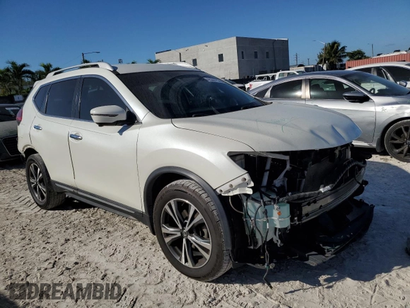 2017 Nissan Rogue S z VIN 5N1AT2MT1HC818371, wystawiony jako Copart lot #45397575 z przebiegiem 79 052 mil mil oraz Nie do naprawy • Non repairable. Historia ofert i sprzedaży dostępna na DreamBid. Obrazek 4.