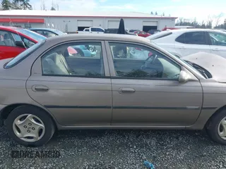 2001 Kia Sephia z VIN KNAFB121815046919, wystawiony jako IAAI lot #41398257 z przebiegiem 191 818 mil mil oraz . Historia ofert i sprzedaży dostępna na DreamBid. Obrazek 14.