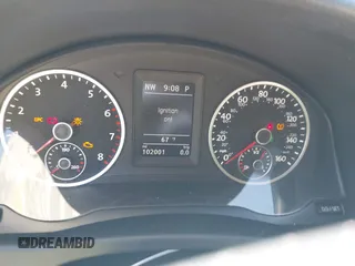 2014 Volkswagen Tiguan S z VIN WVGBV3AX5EW560393, wystawiony jako IAAI lot #42105203 z przebiegiem 102 001 mil mil oraz . Historia ofert i sprzedaży dostępna na DreamBid. Obrazek 7.