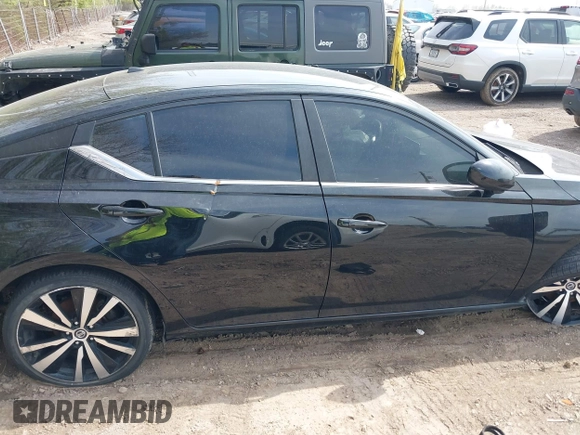 2019 Nissan Altima 2.5 SR with VIN 1N4BL4CV9KC259978, listed as a IAAI auction lot 42019056 with 159,471 mi miles. Bid and sale history available at carsss.com. Image 13.
