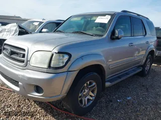 2001 Toyota Sequoia SR5 with VIN 5TDZT34A71S028573, listed as a IAAI auction lot 42061154 with 274,467 mi miles. Bid and sale history available at carsss.com. Image 2.