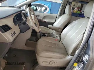 2012 Toyota Sienna XLE AAS с VIN 5TDYK3DCXCS202381, выставлен на аукционе Copart как лот 59002895 с пробегом 272 415 миль миль и Списание • Salvage title. История ставок и продаж доступна на DreamBid. Изображение 7.