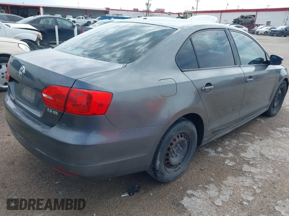 2011 Volkswagen Jetta SE with VIN 3VWDX7AJ4BM373777, listed as a IAAI auction lot 41895466 with 222,542 mi miles and . Bid and sale history available at DreamBid. Image 4.