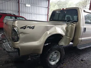 2000 Ford F-350 XL with VIN 1FTSW31F4YEB27196, listed as a IAAI auction lot 41975971 with 262,435 mi miles and . Bid and sale history available at DreamBid. Image 6.