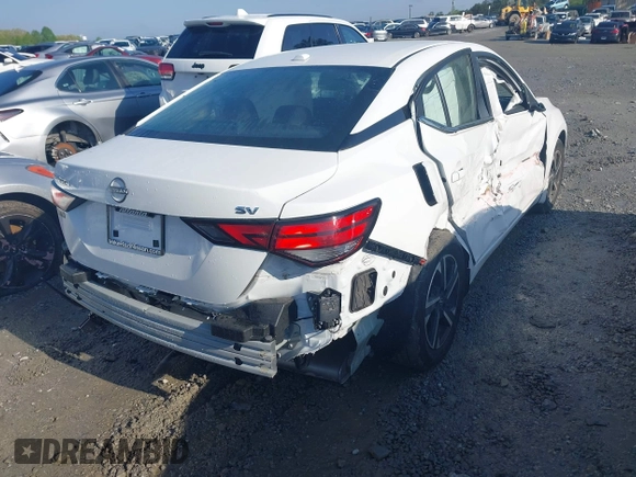 2024 Nissan Sentra SV z VIN 3N1AB8CV2RY218063, wystawiony jako IAAI lot #41974150 z przebiegiem 14 276 mil mil oraz . Historia ofert i sprzedaży dostępna na DreamBid. Obrazek 4.