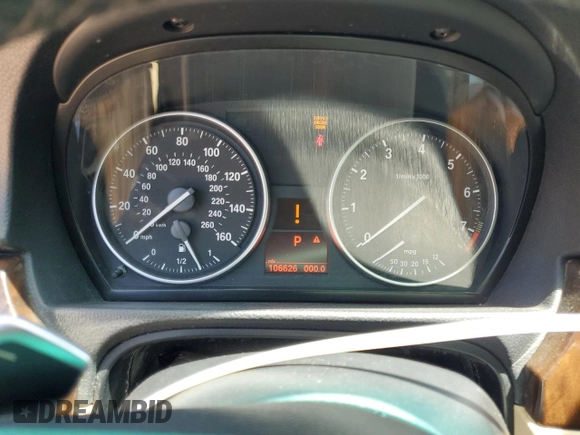 2011 BMW 3 Series 328i с VIN WBAPH7G52BNN07423, выставлен на аукционе Copart как лот 61913975 с пробегом 106 626 миль миль и Чистый • Clean title. История ставок и продаж доступна на DreamBid. Изображение 9.