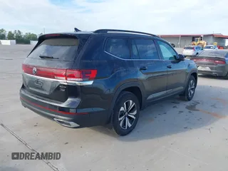 2024 Volkswagen Atlas SE with VIN 1V2LR2CA7RC553936, listed as a IAAI auction lot 40662181 with 4,305 mi miles and . Bid and sale history available at DreamBid. Image 4.