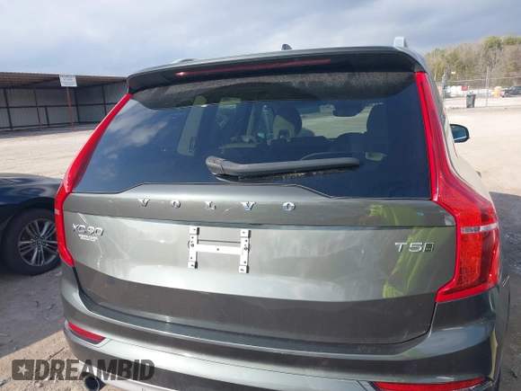 2018 Volvo XC90 Momentum with VIN YV4102PK4J1348626, listed as a IAAI auction lot 41478726 with 141,694 mi miles. Bid and sale history available at carsss.com. Image 16.