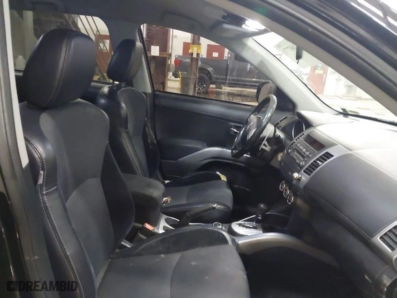 2011 Mitsubishi Outlander GT with VIN JA4JT5AX8BU016134, listed as a IAAI auction lot 41607771 with 161,817 mi miles. Bid and sale history available at carsss.com. Image 5.