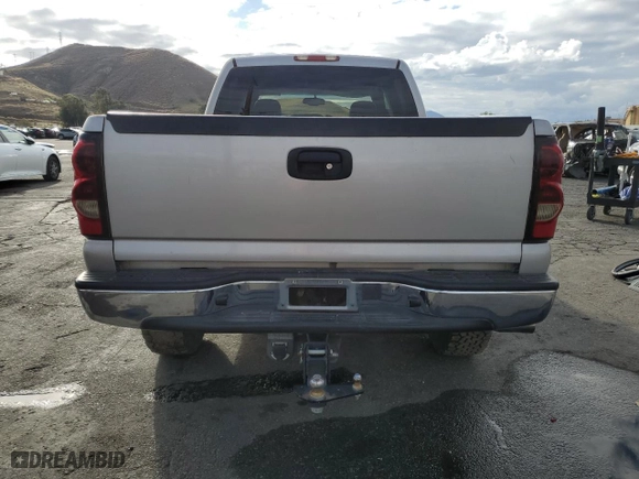 2004 Chevrolet Silverado 2500 Crew Cab LS with VIN 1GCGC23UX4F130368, listed as a Copart auction lot 44360215 with 309,128 mi miles and Salvage Title. Bid and sale history available at carsss.com. Image 6.