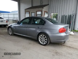 2009 BMW 3 Series 328i xDrive z VIN WBAPK73519A453752, wystawiony jako Copart lot #59402915 z przebiegiem 113 227 mil mil oraz Czysty tytuł • Clean title. Historia ofert i sprzedaży dostępna na DreamBid. Obrazek 2.