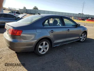 2014 Volkswagen Jetta TDI w/Premium z VIN 3VWLL7AJ8EM385667, wystawiony jako Copart lot #57804065 z przebiegiem 122 020 mil mil oraz Szkoda całkowita • Salvage title. Historia ofert i sprzedaży dostępna na DreamBid. Obrazek 3.