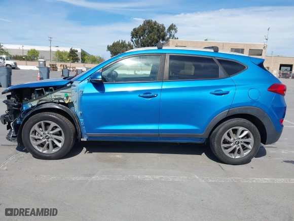 2017 Hyundai Tucson SE Plus with VIN KM8J33A40HU447071, listed as a IAAI auction lot 42024547 with 86,406 mi miles. Bid and sale history available at carsss.com. Image 15.