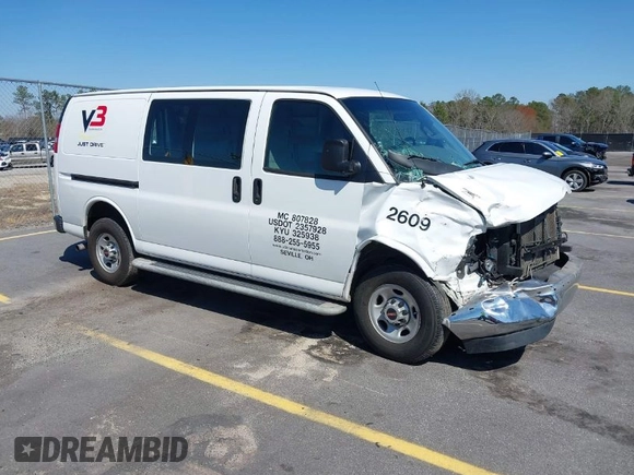 2017 GMC Savana Cargo z VIN 1GTW7AFF7H1915702, wystawiony jako IAAI lot #41768370 z przebiegiem 120 997 mil mil oraz . Historia ofert i sprzedaży dostępna na DreamBid. Obrazek 1.