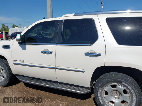 2007 Cadillac Escalade with VIN 1GYFK63847R271121, listed as a IAAI auction lot 42199097 with 138,528 mi miles and . Bid and sale history available at DreamBid. Image 15.
