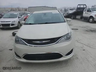2020 Chrysler Pacifica Touring with VIN 2C4RC1FG5LR152522, listed as a Copart auction lot 47253245 with 43,020 mi miles and Salvage Title. Bid and sale history available at carsss.com. Image 5.