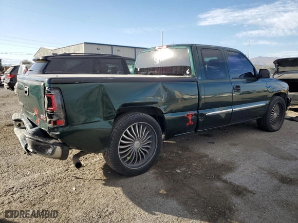 2004 GMC Sierra 1500 SLE with VIN 2GTEC19V841314555, listed as a Copart auction lot 43657415 with 405,232 mi miles and Salvage Title. Bid and sale history available at carsss.com. Image 3.