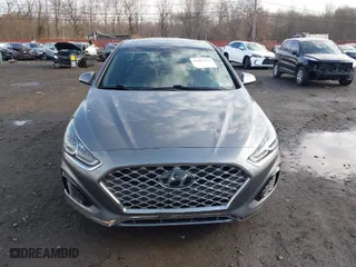 2019 Hyundai Sonata Sport with VIN 5NPE34AF3KH820828, listed as a IAAI auction lot 41015372 with 32,782 mi miles. Bid and sale history available at carsss.com. Image 12.