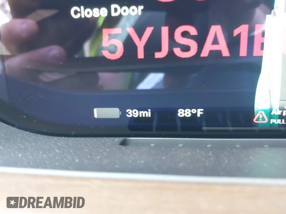 2021 Tesla Model S Plaid z VIN 5YJSA1E62MF452838, wystawiony jako IAAI lot #42726183 z przebiegiem 21 725 mil mil oraz . Historia ofert i sprzedaży dostępna na DreamBid. Obrazek 17.