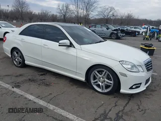 2011 Mercedes-Benz E-Class E 350 Luxury with VIN WDDHF8HB8BA385414, listed as a IAAI auction lot 41660725 with 1 mi miles. Bid and sale history available at carsss.com. Image 1.