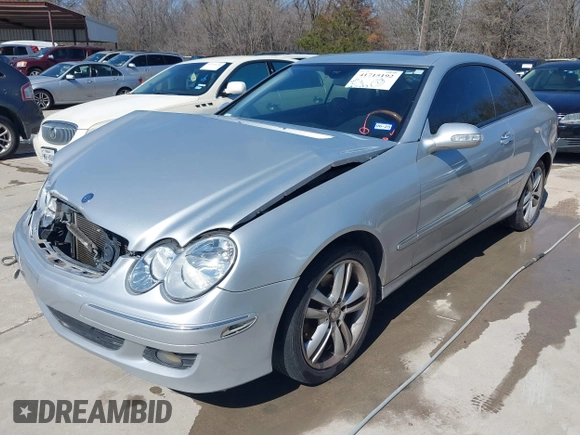 2008 Mercedes-Benz CLK 350 with VIN WDBTJ56H98F254530, listed as a IAAI auction lot 41715192 with 163,563 mi miles and . Bid and sale history available at carsss.com. Image 2.