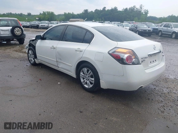 2012 Nissan Altima S z VIN 1N4AL2AP7CN402162, wystawiony jako IAAI lot #42441621 z przebiegiem 121 760 mil mil oraz . Historia ofert i sprzedaży dostępna na DreamBid. Obrazek 3.